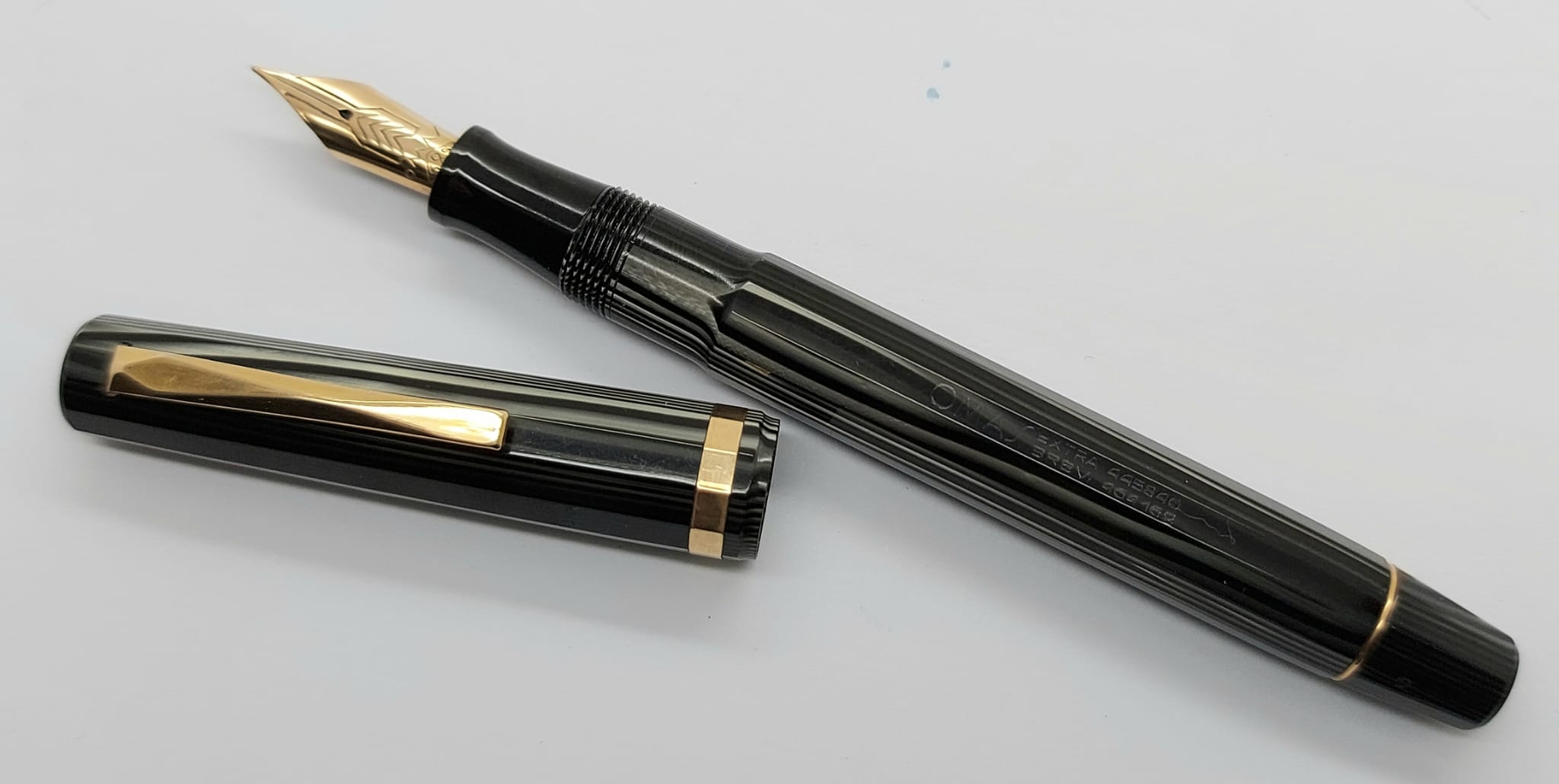 OMAS　オマス　EXTRA　556　ogiva バーガンディ　M オマス 万年筆 エクストラ ダーマ バーガンディ OMAS Extra